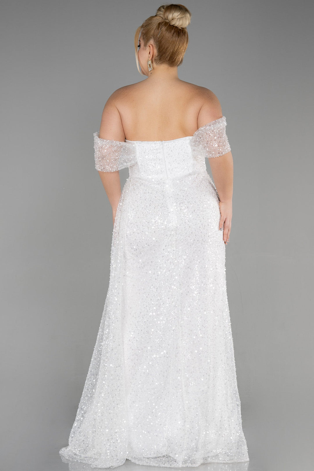 Duga svečana haljina s šljokicama u ecru boji