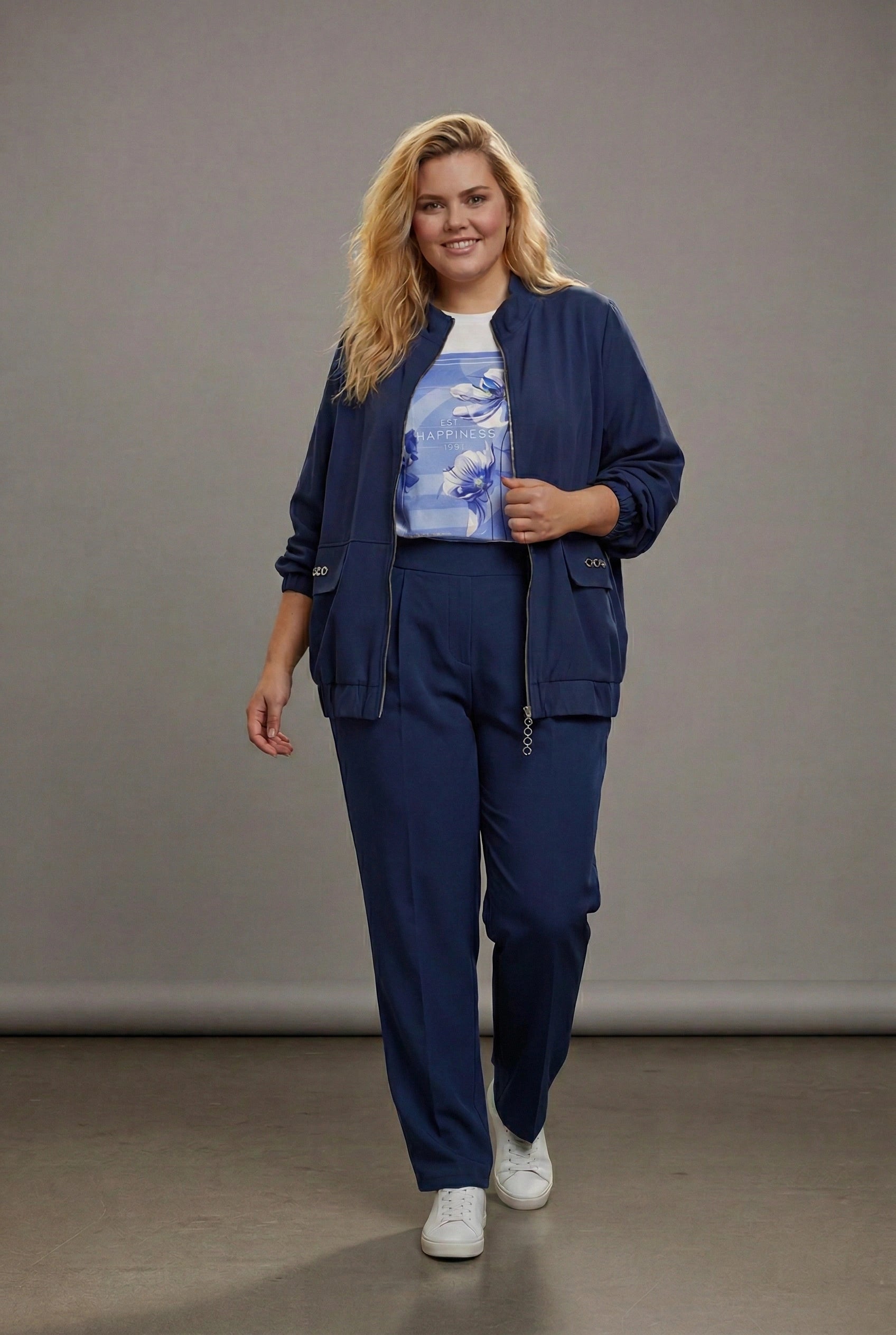 Pamučna majica s modernim printom “Next Happiness Level” – Bijela – detalj 3