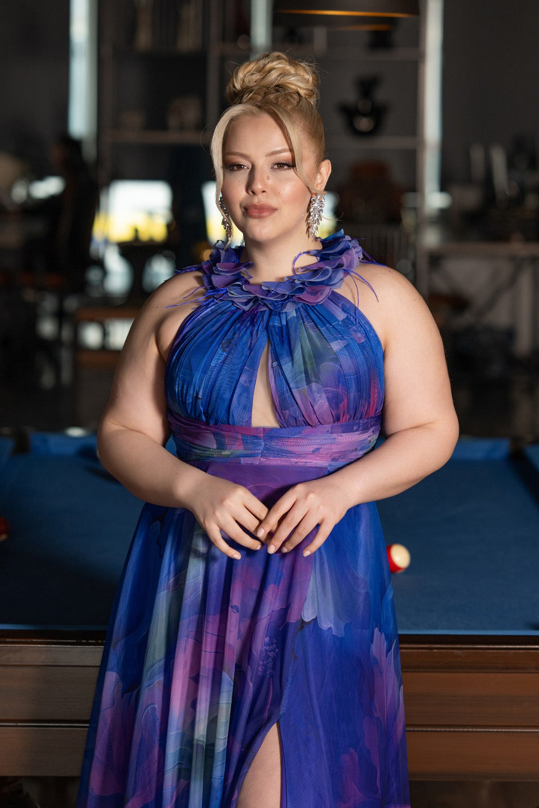 Duga svečana haljina od šifona s printom - Lila