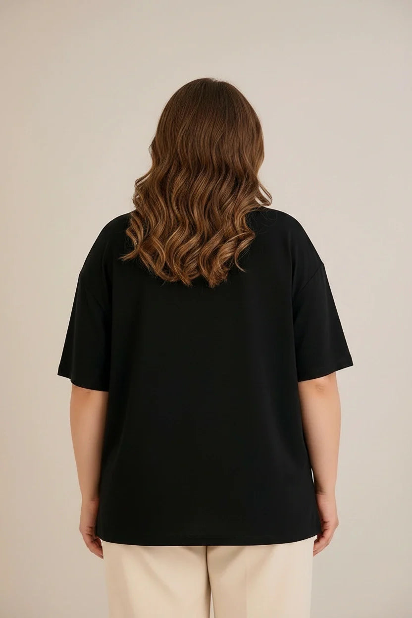 Plus size pamučna bluza s kamenčićima – crna