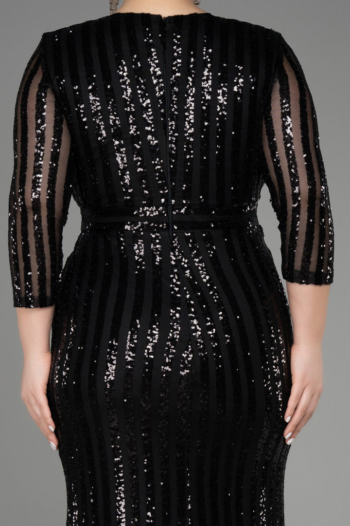 Duga svečana elastična haljina s šljokicama u crnoj boji