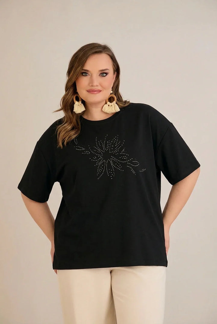 Plus size pamučna bluza s kamenčićima – crna