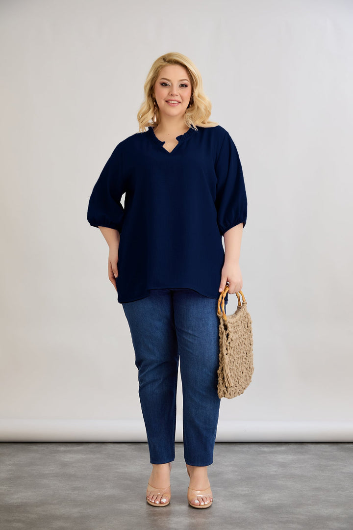 Bluzica s volanom na izrezu i 3/4 rukavima - Tamnoplava