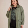 Proljetna bomber jakna – maslinasta