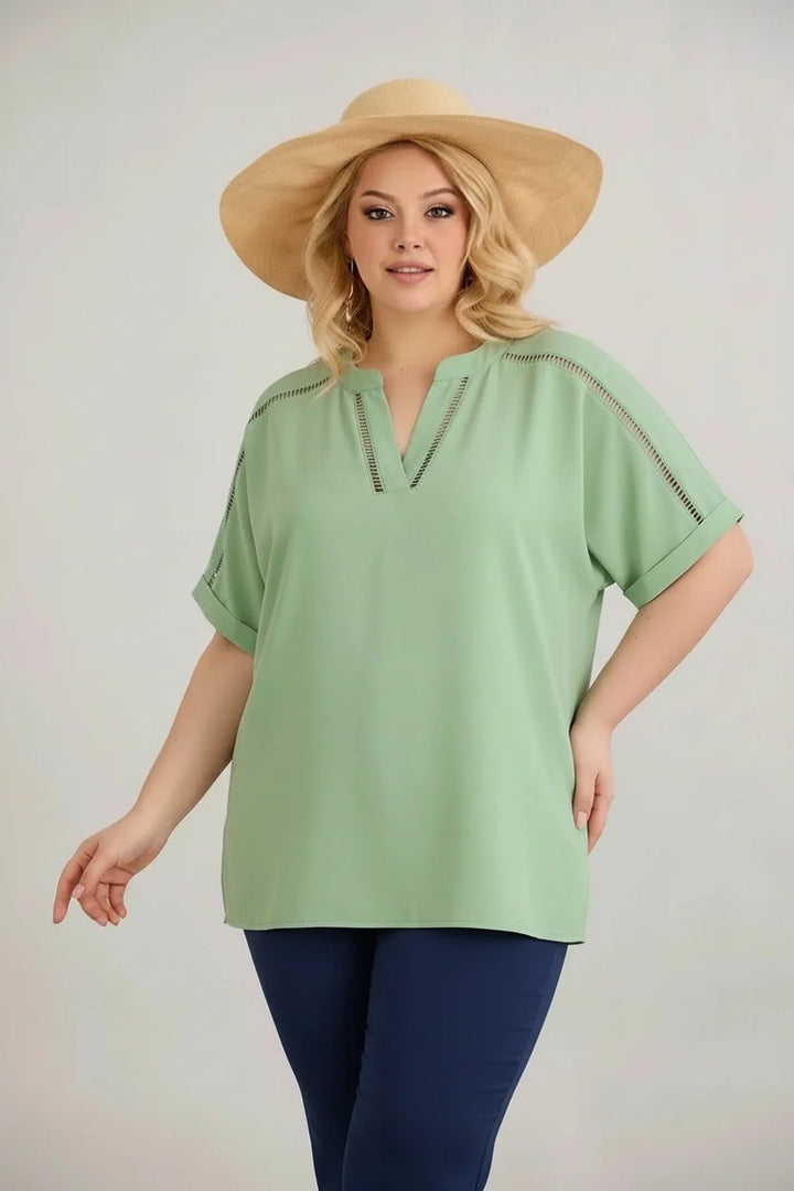 Efirska plus size tunika s boho detaljima – menta