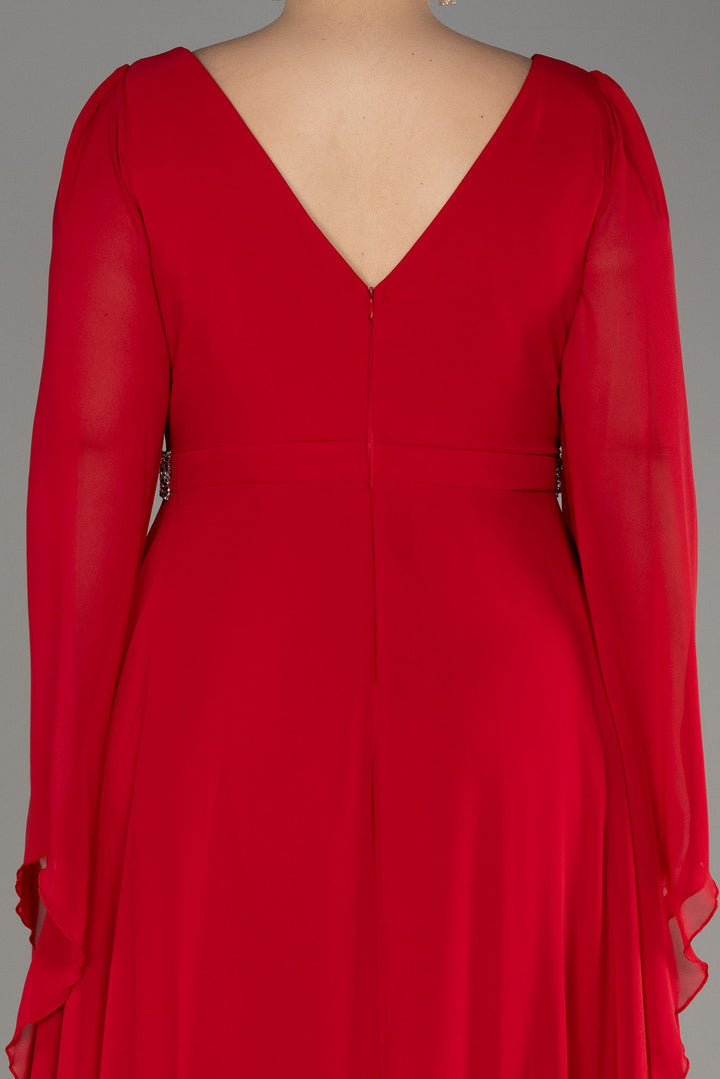 Duga svečana haljina od šifona s kamenčićima u crvenoj boji